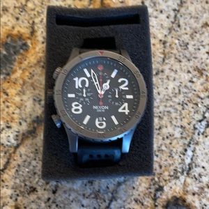 Nixon 48-20 Chrono P